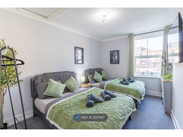 1 Bedroom Flat To Rent In Kingston House, Southsea, PO5