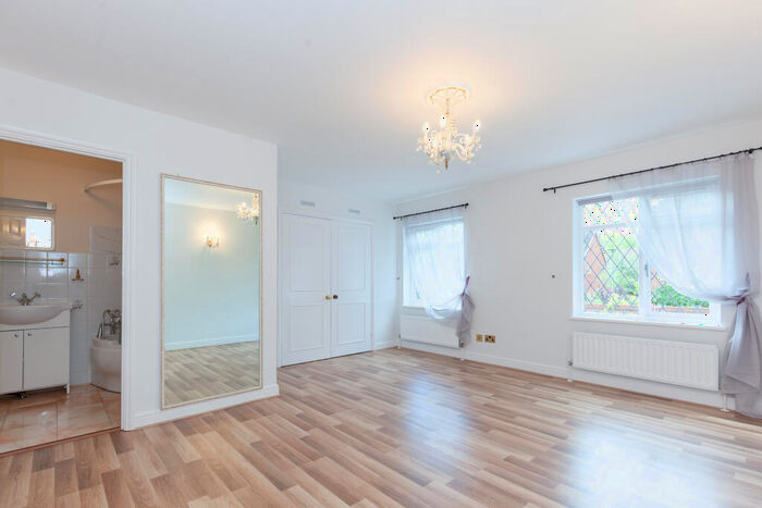 4 Bedroom Detached House To Rent In Jack Straws Lane, Headington, OX3