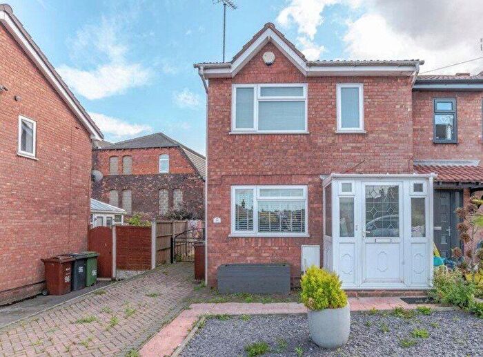 3 Bedroom Semi-Detached House To Rent In New Bank Street, Morley, Leeds, West Yorkshire, LS27