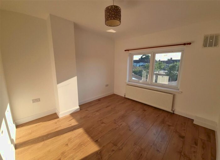 1 Bedroom Flat To Rent In Fairfield Drive, Perivale, Middlesex, UB6