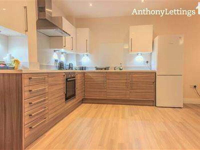 2 Bedroom Flat To Rent In * Fully Booked* Skyline House, SG1