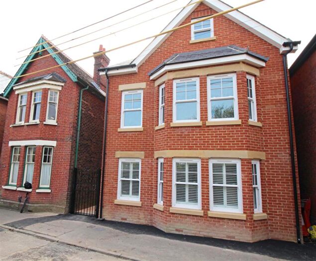 1 Bedroom Flat To Rent In Springfield Road, Southgate, RH11