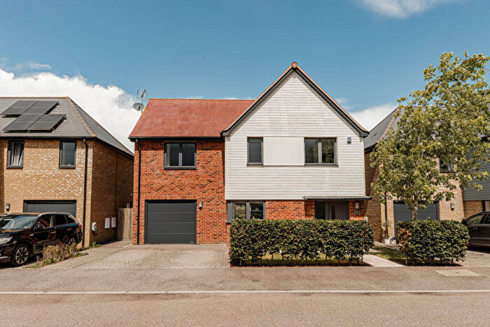 4 Bedroom Detached House For Sale In Orchard View, Broad Oak, Canterbury, CT2