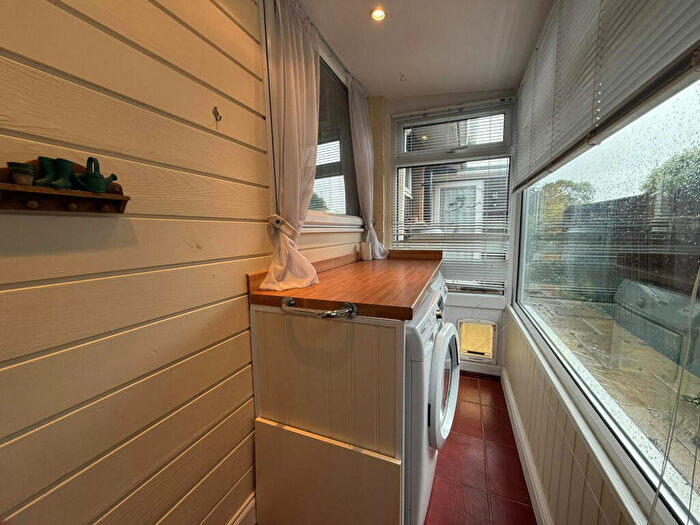 2 Bedroom Detached Bungalow For Sale In Castle Rise, Belmesthorpe, PE9