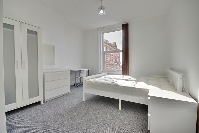 1 Bedroom Flat To Rent In Sandringham Apartments, Osborne Road, Southsea, PO5