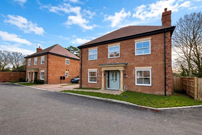 4 Bedroom Detached House For Sale In Saddlers Place, Bexhill On Sea, TN39