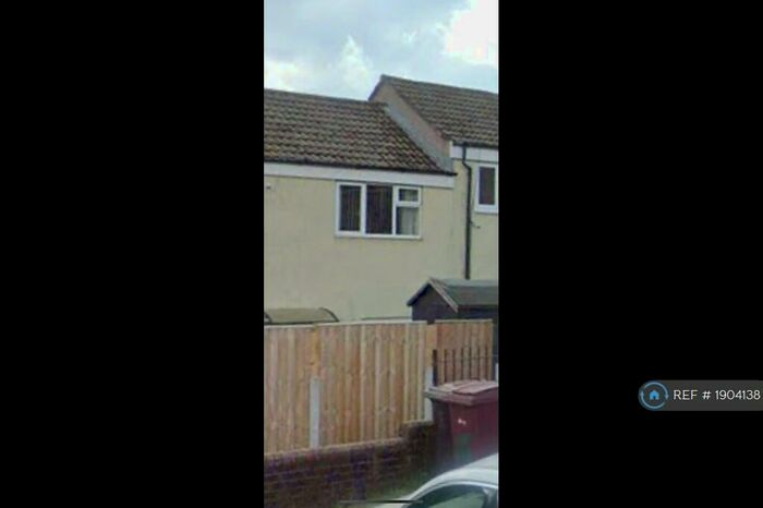 4 Bedroom Semi-Detached House To Rent In Malvern Avenue, Padiham, Burnley, BB12