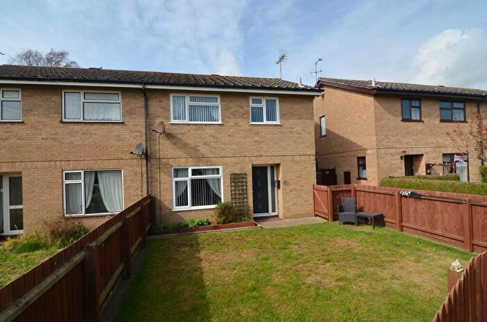 3 Bedroom Semi-Detached House For Sale In Weir Place, Kirton, IP10