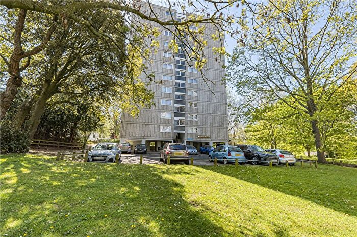 2 Bedroom Flat For Sale In Swaythling House, Roehampton, SW15