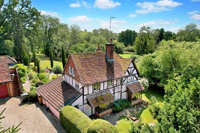 3 Bedroom Detached House For Sale In Calcot *Holy Brook Waterside Setting * - Mins Drive, M4