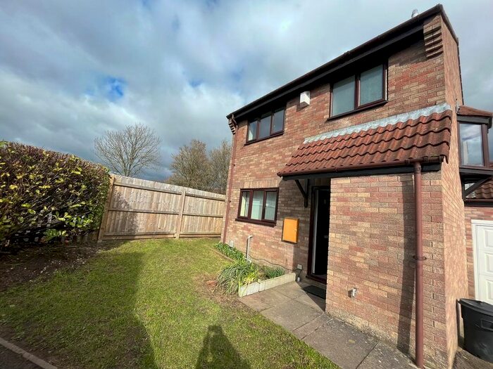 3 Bedroom Detached House To Rent In Meadow Vale, Barry, CF63