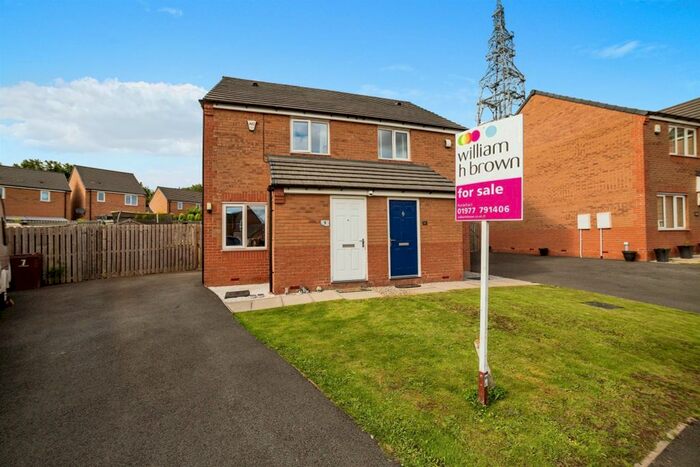 2 Bedroom Semi-Detached House For Sale In Woodland Walk, Upton, Pontefract, WF9