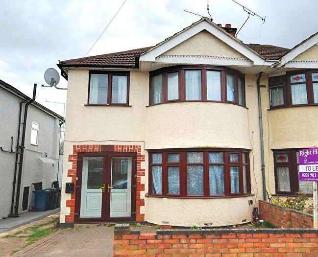 4 Bedroom Terraced House To Rent In Carlyon Avenue, Harrow, Middlesex, HA2