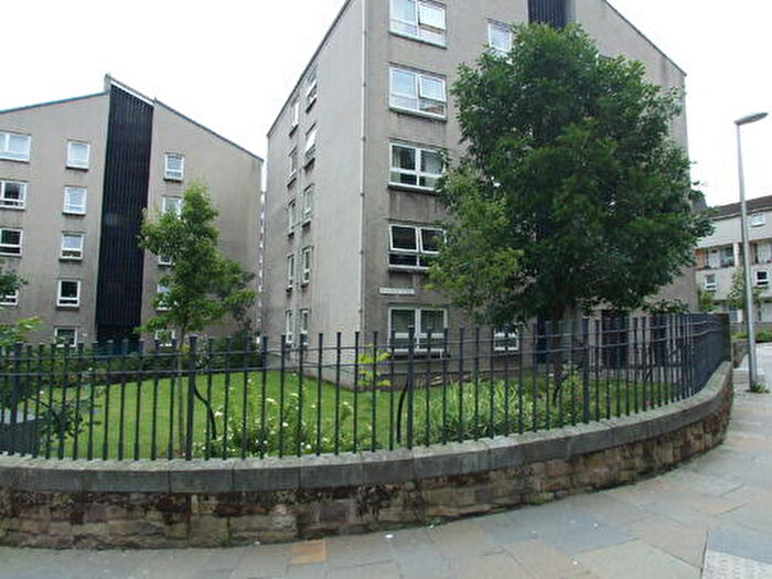 4 Bedroom Maisonette To Rent In Viewcraig Street, Edinburgh, EH8