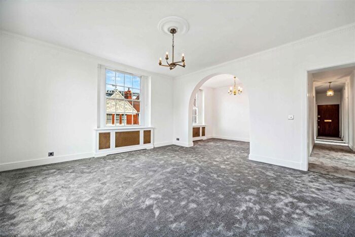 3 Bedroom Flat To Rent In North End House, Fitzjames Avenue, London, W14