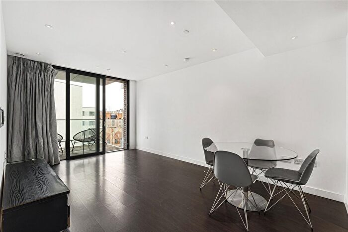 2 Bedroom Flat To Rent In Alie Street, London, E1