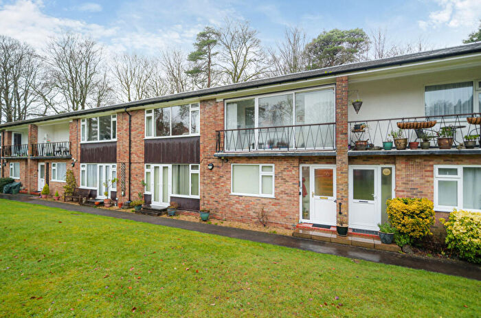2 Bedroom Maisonette For Sale In Beacon Hill Court, Hindhead, Surrey, GU26