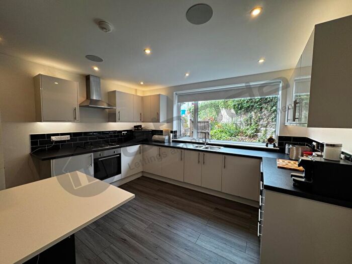 3 Bedroom End Of Terrace House To Rent In Dykes Lane, Hillsborough, Sheffield, S6