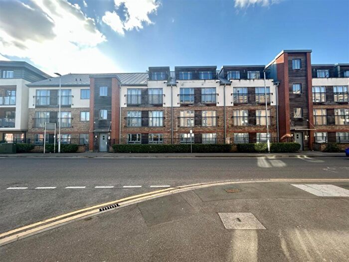 1 Bedroom Apartment To Rent In The Waterfront, Hertford, SG14
