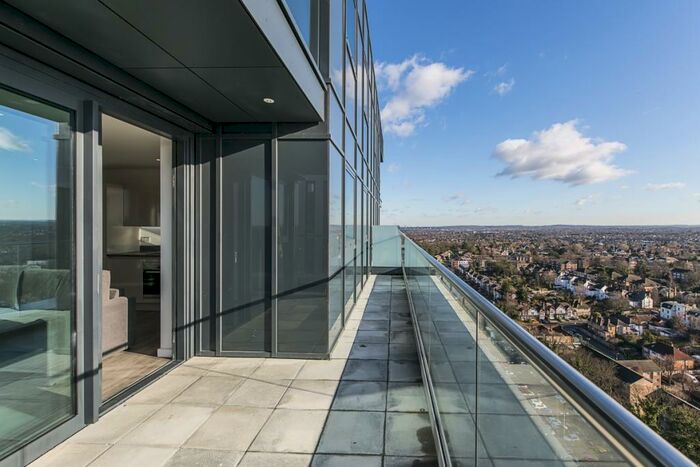 3 Bedroom Flat To Rent In Sutton Court Road Sutton, SM1