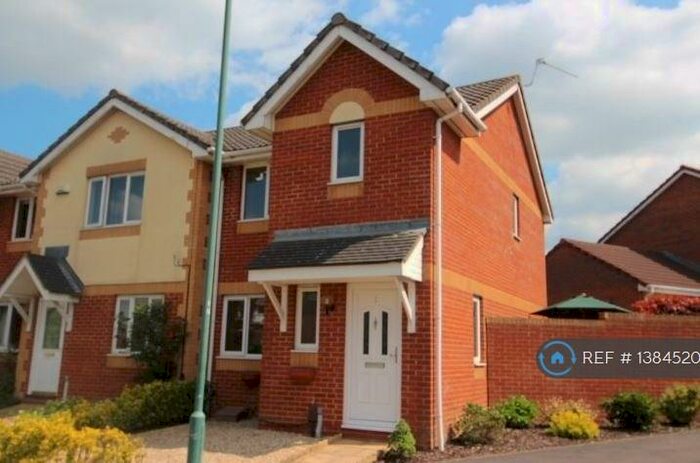 3 Bedroom End Of Terrace House To Rent In Old Lane, Bristol, BS16