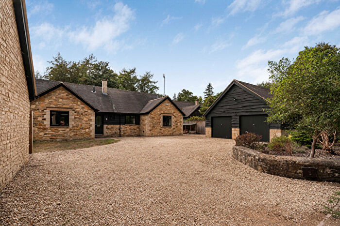 4 Bedroom Detached Bungalow For Sale In The Ride, Abingdon, OX13
