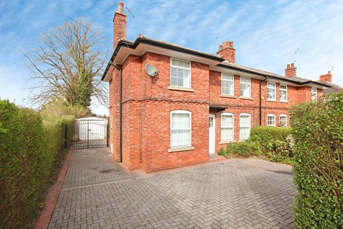 3 Bedroom Semi Detached House For Sale In Canwick Avenue, Bracebridge Heath, Lincoln, LN4