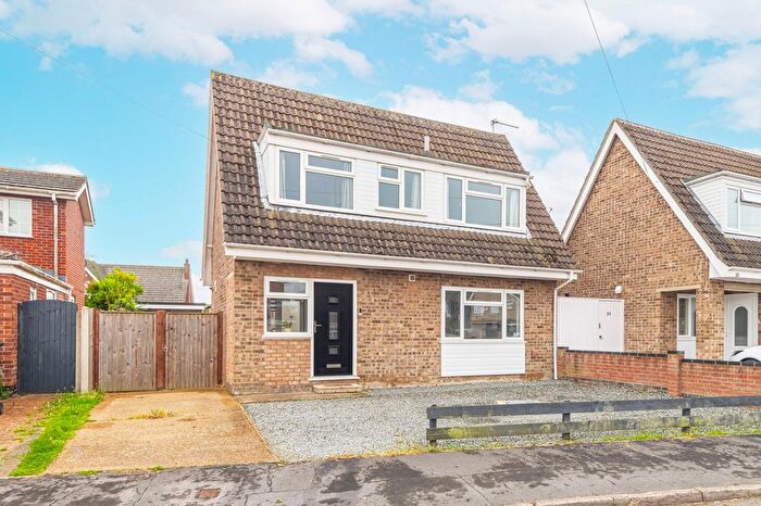 2 Bedroom Detached House For Sale In Herons Close, Lowestoft, NR32