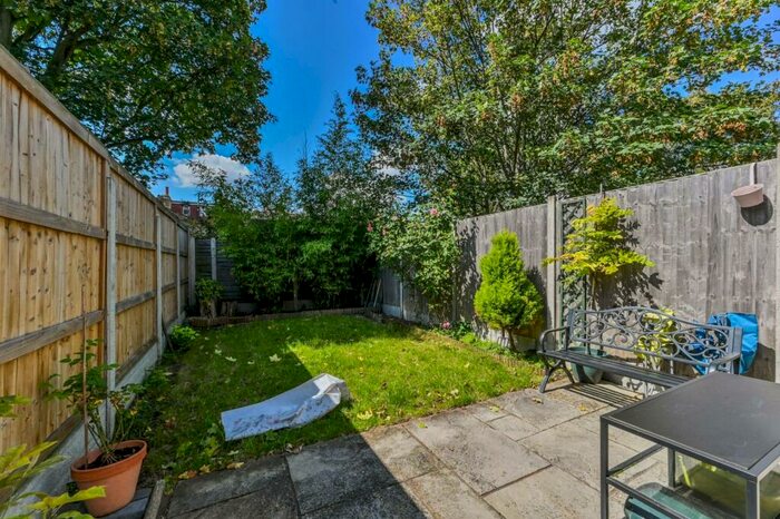 4 Bedroom House To Rent In Salcombe Road, Walthamstow, London, E17