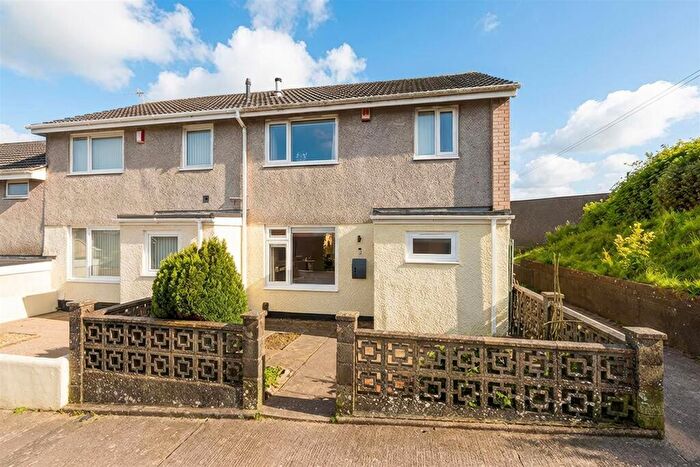 3 Bedroom End Of Terrace House For Sale In Kings Tamerton Road, Plymouth, PL5