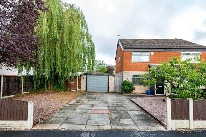 3 Bedroom Semi-Detached House For Sale In Stour Road, Tyldesley, M29