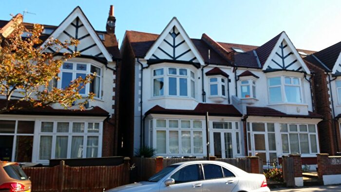 1 Bedroom Flat To Rent In Wavertree Road, London, SW2