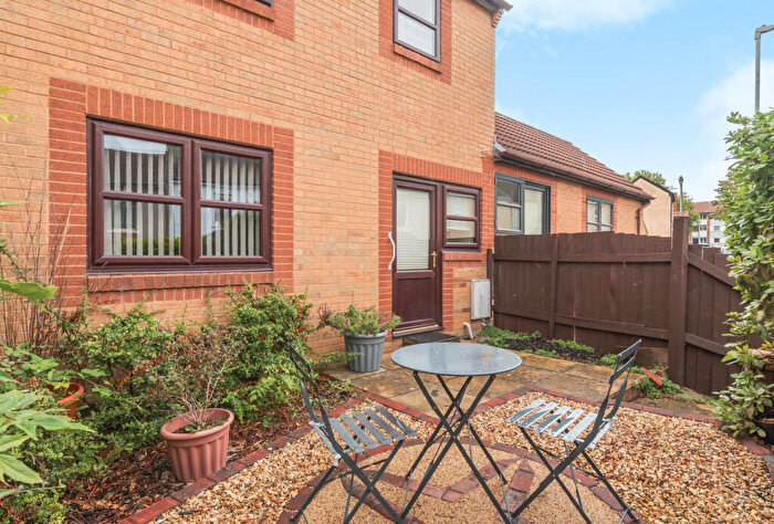 1 Bedroom Apartment For Sale In Acacia Mews, Upper Station Road, Bristol, South Gloucestershire, BS16