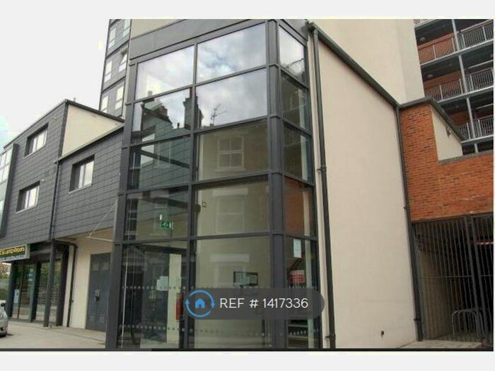 3 Bedroom Maisonette To Rent In Old Kent Road, London, SE1