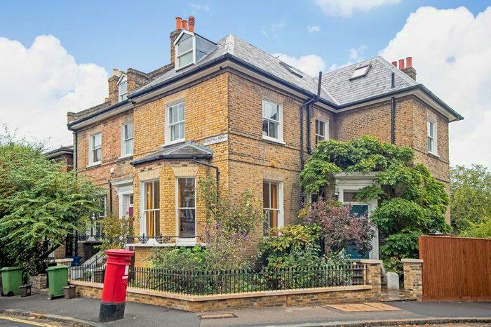 4 Bedroom End Of Terrace House To Rent In Bushey Hill Road, London, SE5