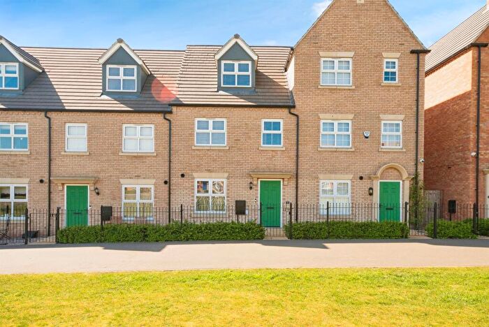 4 Bedroom Terraced House For Sale In Vanderbank Terrace, Stamford, PE9