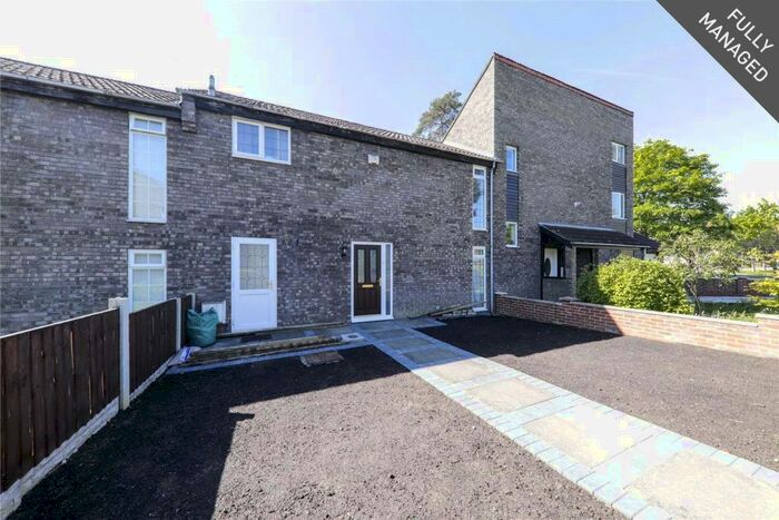 3 Bedroom Terraced House To Rent In Oakdale, Bracknell, Berkshire, RG12