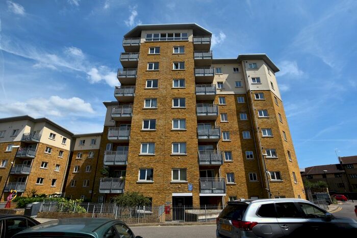 2 Bedroom Flat To Rent In Pancras Way, London, E3