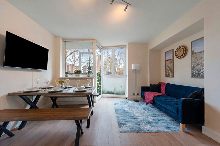 2 Bedroom Flat To Rent In Regent Square, Camden, London, WC1H