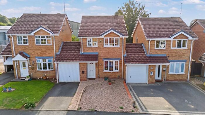 3 Bedroom Link Detached House For Sale In Edinburgh Close, Market Harborough, LE16