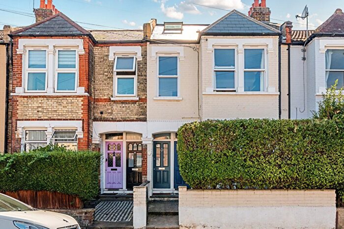 3 Bedroom Flat For Sale In Himley Road, Tooting, London, SW17