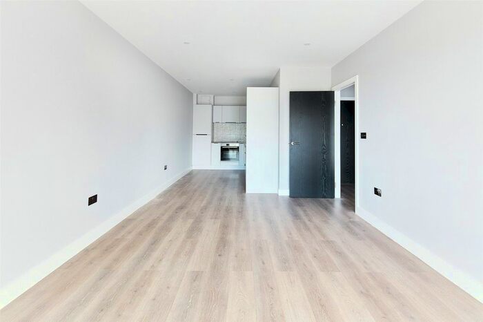 1 Bedroom Flat To Rent In Kilburn Lane, Brent, W10