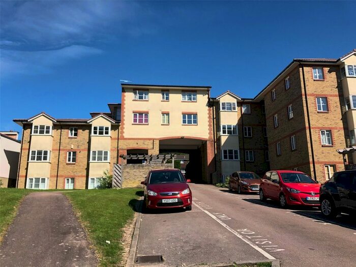 2 Bedroom Flat To Rent In Kearton Place, - Croydon Road, Caterham, Surrey, CR3