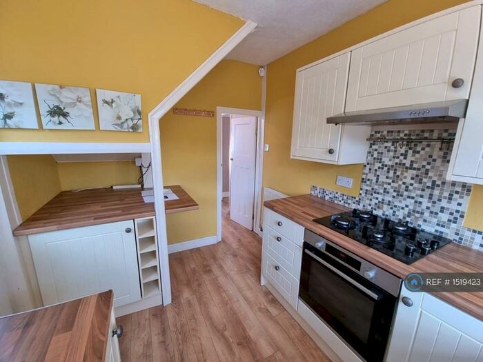 3 Bedroom Semi-Detached House To Rent In Lawnswood Drive, Manchester, M27