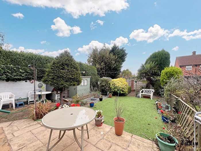 3 Bedroom End Of Terrace House For Sale In St. Marys Avenue, Hull, HU5