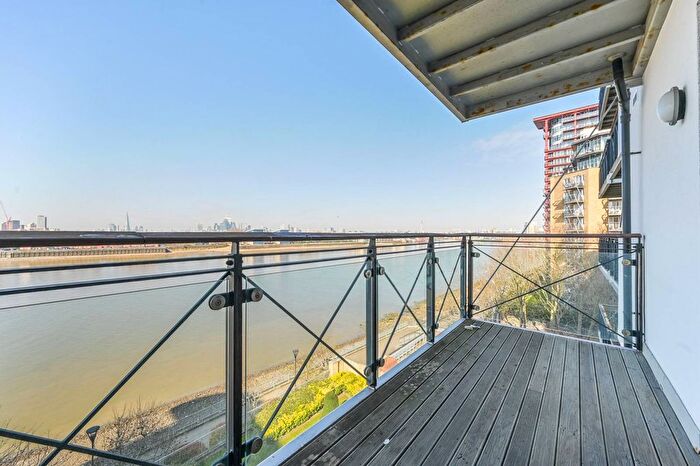 2 Bedroom Flat To Rent In Ocean Wharf, Isle Of Dogs, London, E14