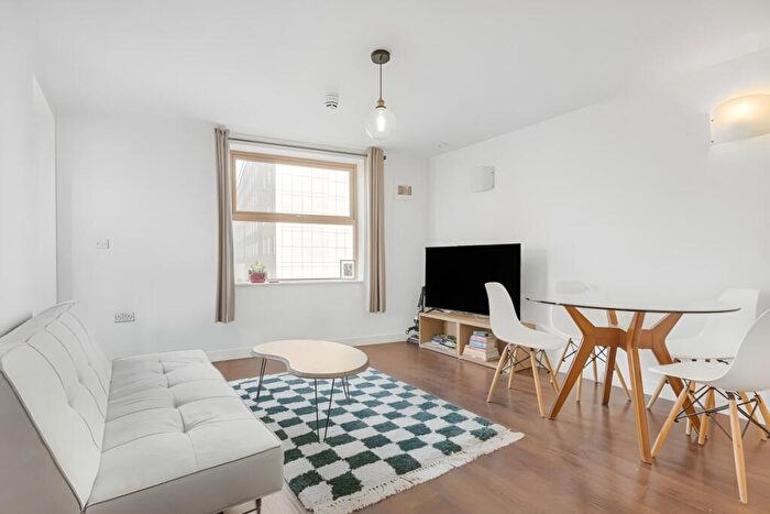 2 Bedroom Flat For Sale In Lloyds Row, Clerkenwell, London, EC1R