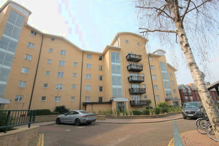 2 Bedroom Apartment To Rent In Adventurers Quay, Cardiff, CF10
