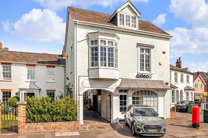 2 Bedroom Apartment For Sale In Giggs Hill Road, Thames Ditton, KT7