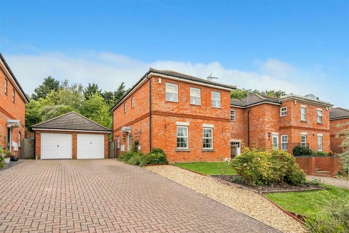 4 Bedroom House For Sale In Cavalry Fields, Weedon, NN7